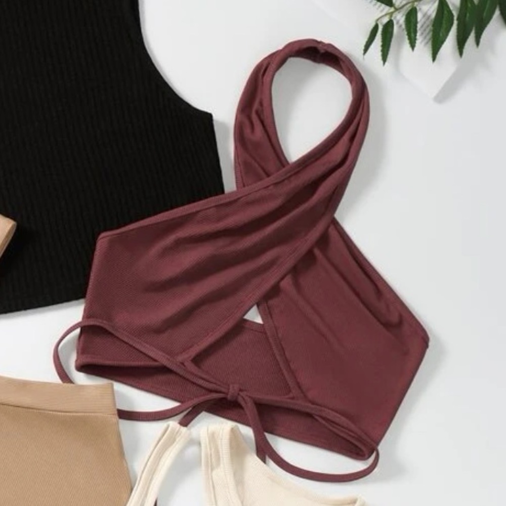 SHEIN Halter Neck Top - Picture 2 of 3
